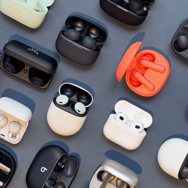 The 15 Best Wireless Earbuds According to a Tech