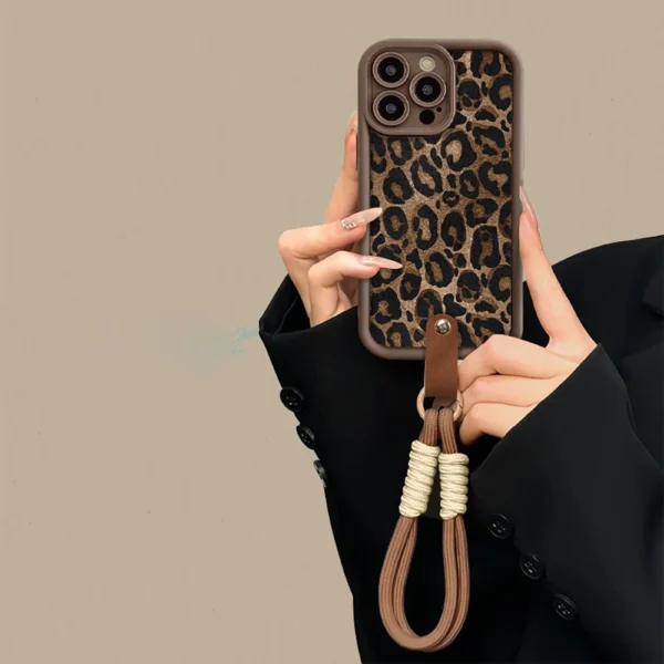 Case For iPhone 16 15 14 13 11 12 Pro Max Plus Cute Winter Leopard Print Phone Chain